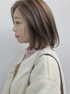 ストレートした髪にオススメのスタイリング剤は?|美容院の最新記事