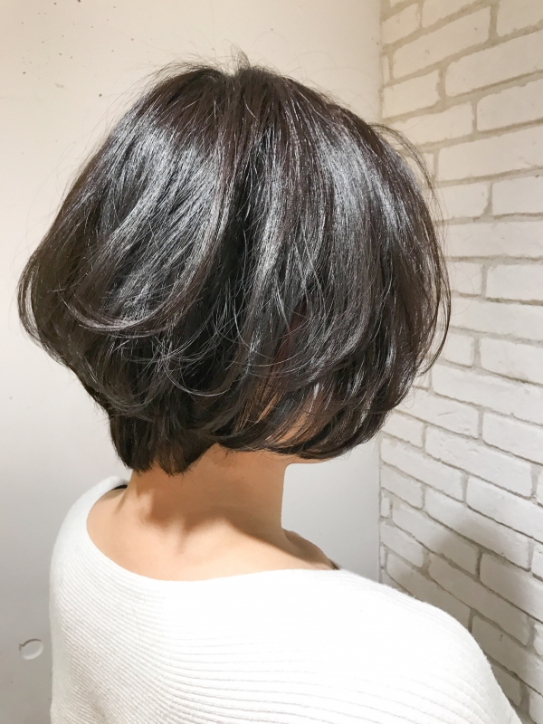 ばっさりイメチェン♪大人な前下がりボブ！！