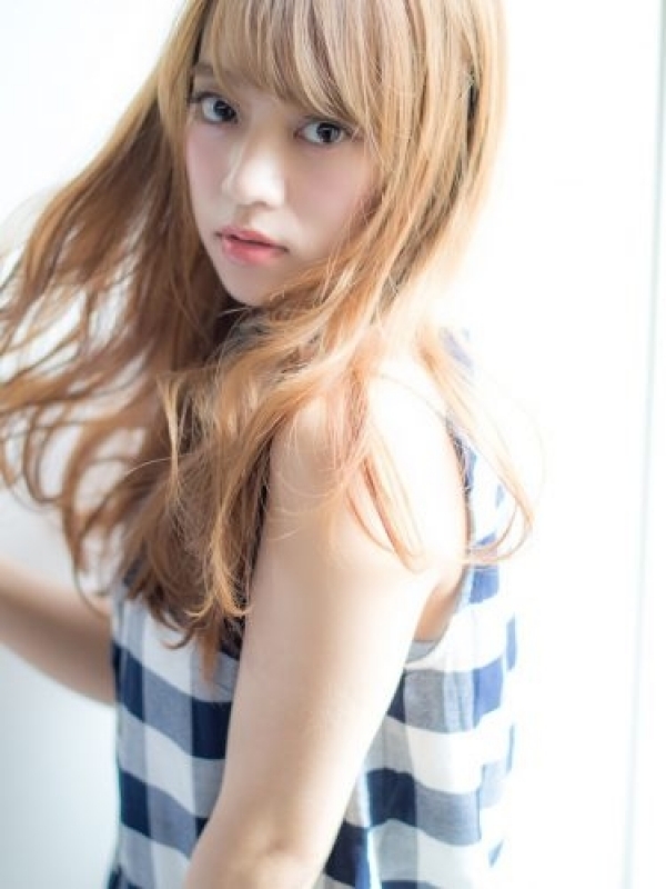 ハイトーンでもオシャレなフェミニンウェーブ